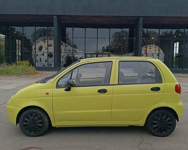 Жовтий Деу Матіз, об'ємом двигуна 0.8 л та пробігом 155 тис. км за 2100 $, фото 3 на Automoto.ua