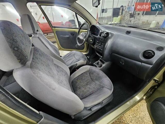 Желтый Дэу Матиз, объемом двигателя 0.8 л и пробегом 127 тыс. км за 1700 $, фото 10 на Automoto.ua