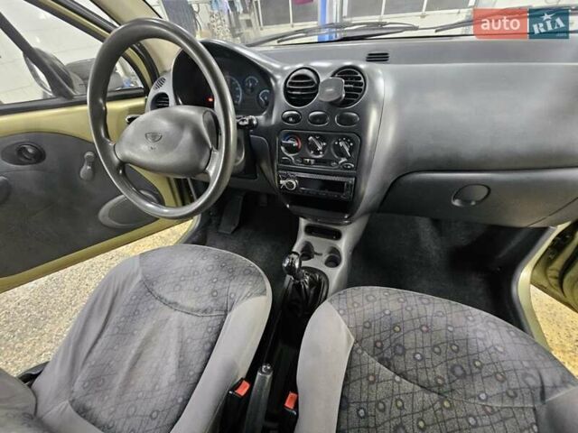 Желтый Дэу Матиз, объемом двигателя 0.8 л и пробегом 127 тыс. км за 1700 $, фото 11 на Automoto.ua
