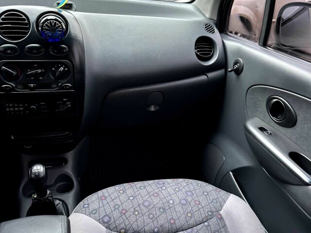 Желтый Дэу Матиз, объемом двигателя 0.9 л и пробегом 114 тыс. км за 2850 $, фото 4 на Automoto.ua