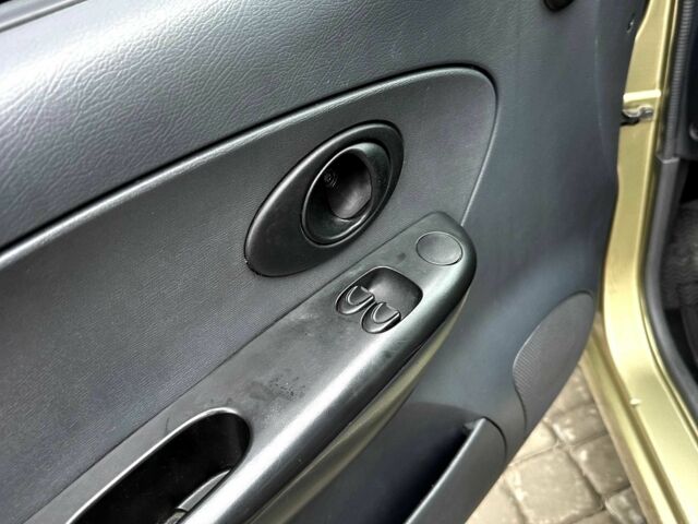 Желтый Дэу Матиз, объемом двигателя 0.9 л и пробегом 114 тыс. км за 2850 $, фото 5 на Automoto.ua