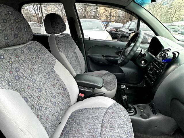 Желтый Дэу Матиз, объемом двигателя 0.9 л и пробегом 114 тыс. км за 2850 $, фото 2 на Automoto.ua