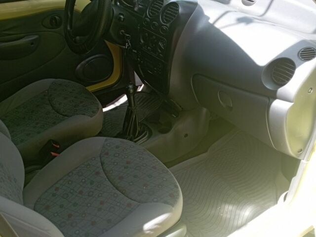 Желтый Дэу Матиз, объемом двигателя 0.8 л и пробегом 127 тыс. км за 1600 $, фото 4 на Automoto.ua