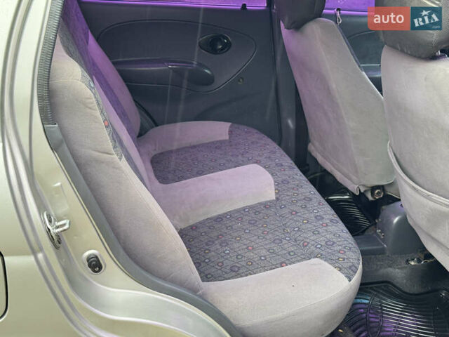 Деу Матіз 2008 у Чернівцях на Automoto.ua Сірий Деу Матіз, об'ємом двигуна 0 л та пробігом 104 тис. км за 1700 $, фото 19 на Automoto.ua