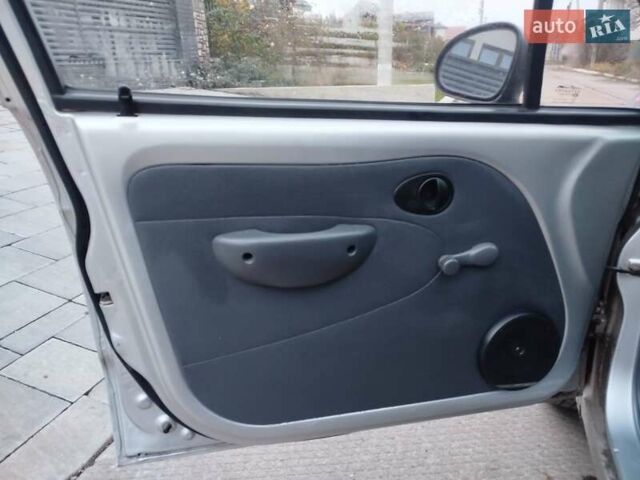 Сірий Деу Матіз, об'ємом двигуна 0.8 л та пробігом 110 тис. км за 2300 $, фото 4 на Automoto.ua