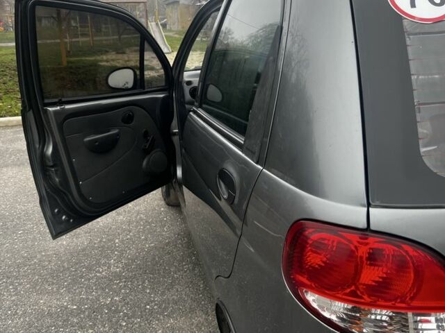 Серый Дэу Матиз, объемом двигателя 0.8 л и пробегом 777 тыс. км за 3300 $, фото 4 на Automoto.ua