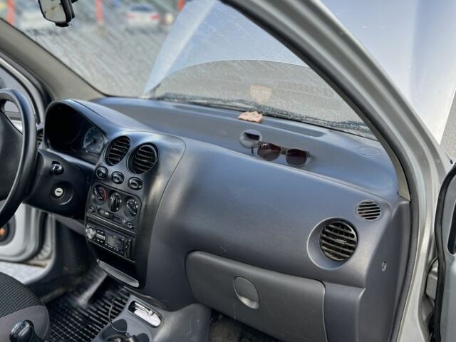 Сірий Деу Муссо, об'ємом двигуна 0.8 л та пробігом 93 тис. км за 2350 $, фото 18 на Automoto.ua