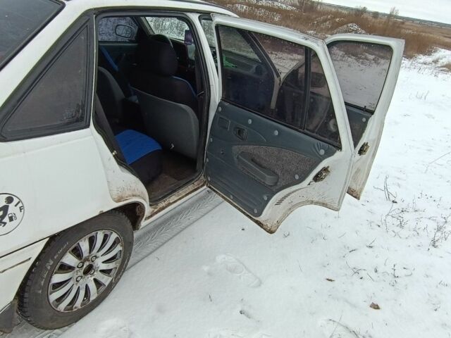 Белый Дэу Нексия, объемом двигателя 1.5 л и пробегом 304 тыс. км за 1187 $, фото 5 на Automoto.ua