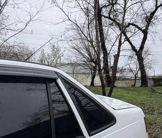 Белый Дэу Нексия, объемом двигателя 1.6 л и пробегом 45 тыс. км за 3096 $, фото 7 на Automoto.ua