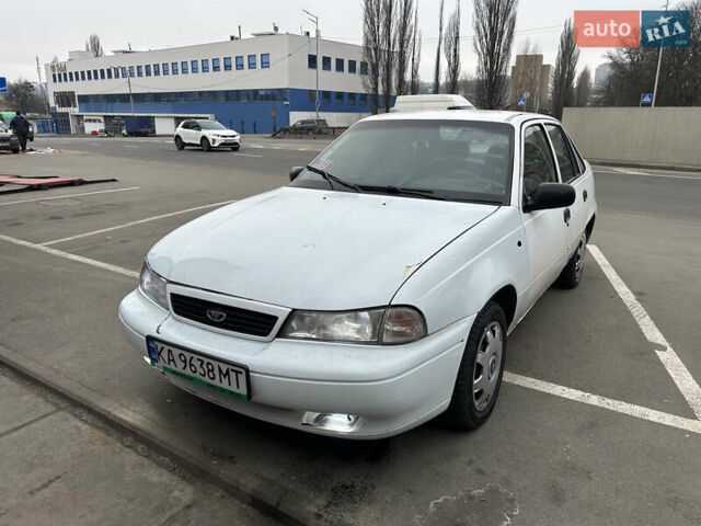 Белый Дэу Нексия, объемом двигателя 1.5 л и пробегом 267 тыс. км за 1250 $, фото 2 на Automoto.ua