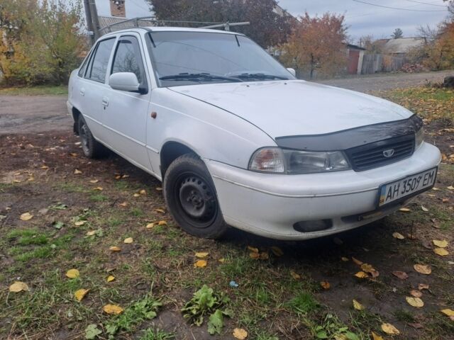 Деу Нексія 1995 у Краматорске на Automoto.ua Білий Деу Нексія, об'ємом двигуна 1.5 л та пробігом 220 тис. км за 1300 $, фото 1 на Automoto.ua