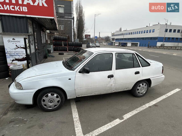 Белый Дэу Нексия, объемом двигателя 1.5 л и пробегом 267 тыс. км за 1250 $, фото 3 на Automoto.ua