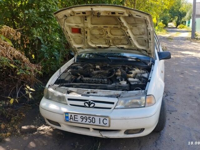 Білий Деу Нексія, об'ємом двигуна 1.5 л та пробігом 2 тис. км за 1990 $, фото 4 на Automoto.ua