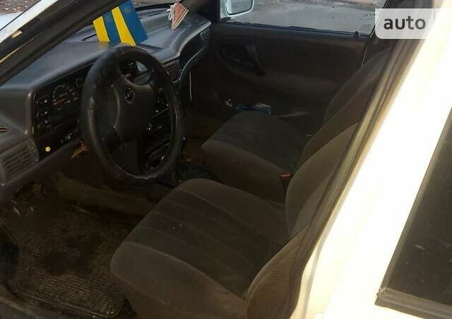 Белый Дэу Нексия, объемом двигателя 1.5 л и пробегом 180 тыс. км за 1650 $, фото 4 на Automoto.ua