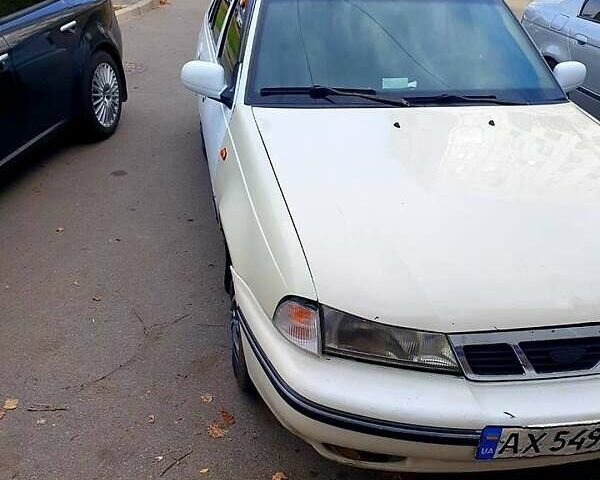 Белый Дэу Нексия, объемом двигателя 1.5 л и пробегом 100 тыс. км за 1300 $, фото 2 на Automoto.ua