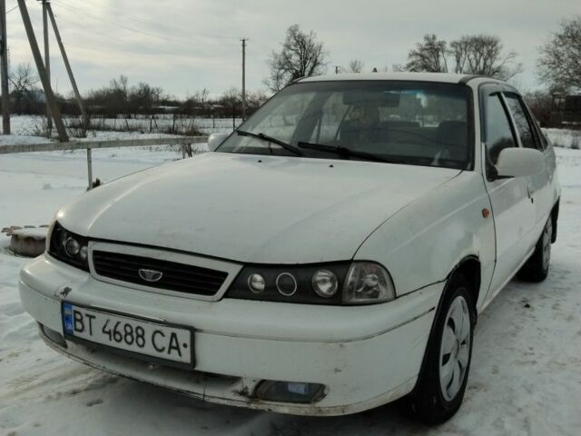 Белый Дэу Нексия, объемом двигателя 1.5 л и пробегом 260 тыс. км за 1000 $, фото 3 на Automoto.ua