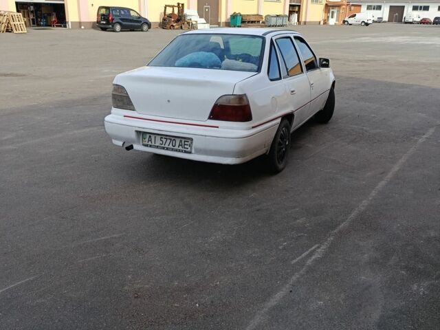 Белый Дэу Нексия, объемом двигателя 1.5 л и пробегом 500 тыс. км за 761 $, фото 2 на Automoto.ua