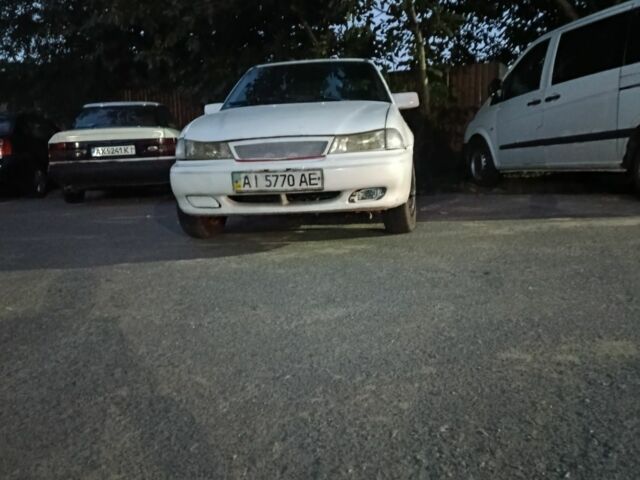 Белый Дэу Нексия, объемом двигателя 1.5 л и пробегом 500 тыс. км за 761 $, фото 3 на Automoto.ua