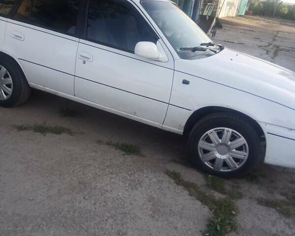 Дэу Нексия 2004 в Андрушевке на Automoto.ua Белый Дэу Нексия, объемом двигателя 1.5 л и пробегом 365 тыс. км за 1100 $, фото 4 на Automoto.ua