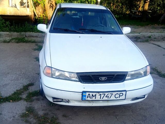 Дэу Нексия 2004 в Житомире на Automoto.ua Белый Дэу Нексия, объемом двигателя 1.5 л и пробегом 365 тыс. км за 1100 $, фото 4 на Automoto.ua