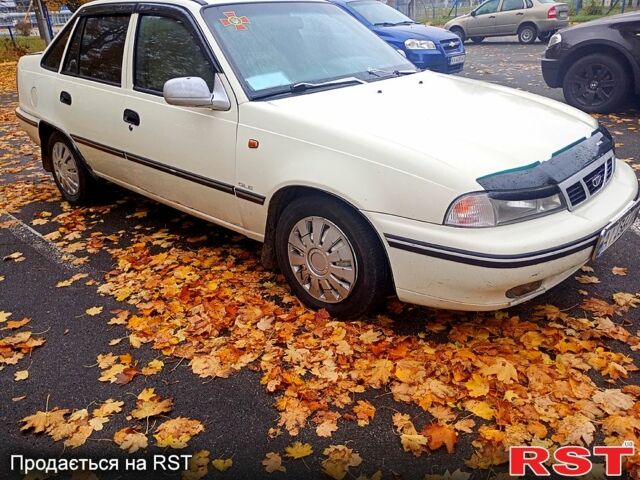 Белый Дэу Нексия, объемом двигателя 1.5 л и пробегом 325 тыс. км за 1500 $, фото 5 на Automoto.ua