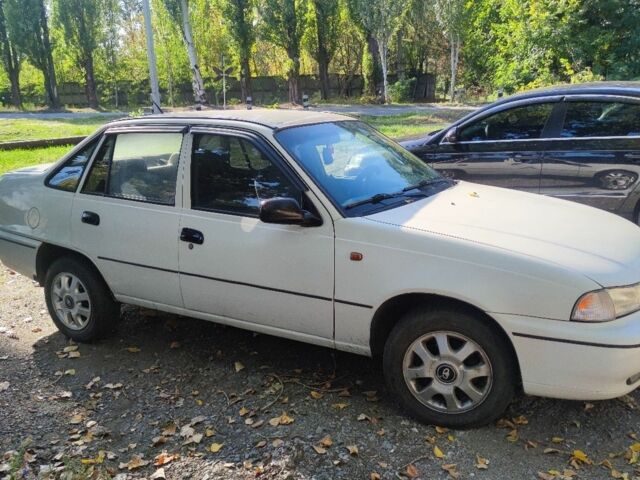 Белый Дэу Нексия, объемом двигателя 1.5 л и пробегом 253 тыс. км за 2500 $, фото 3 на Automoto.ua