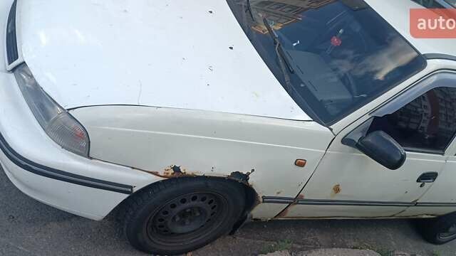 Белый Дэу Нексия, объемом двигателя 1.5 л и пробегом 225 тыс. км за 700 $, фото 5 на Automoto.ua