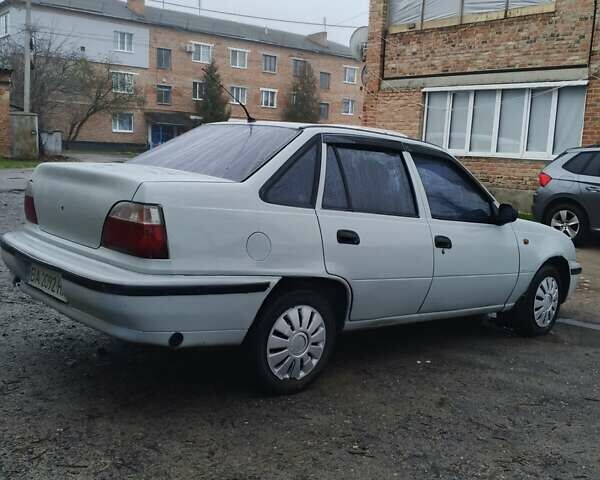 Белый Дэу Нексия, объемом двигателя 1.5 л и пробегом 340 тыс. км за 1350 $, фото 5 на Automoto.ua