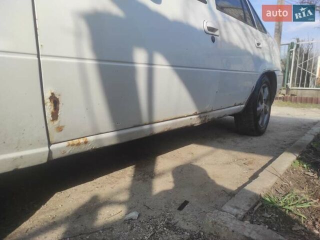 Белый Дэу Нексия, объемом двигателя 1.5 л и пробегом 220 тыс. км за 1650 $, фото 5 на Automoto.ua