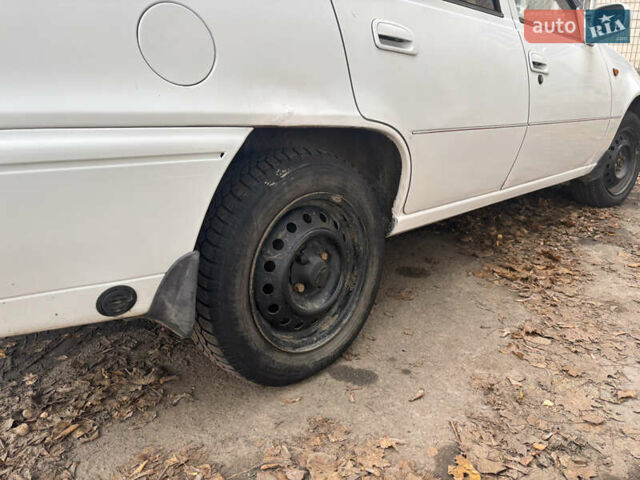 Белый Дэу Нексия, объемом двигателя 1.5 л и пробегом 249 тыс. км за 1600 $, фото 10 на Automoto.ua