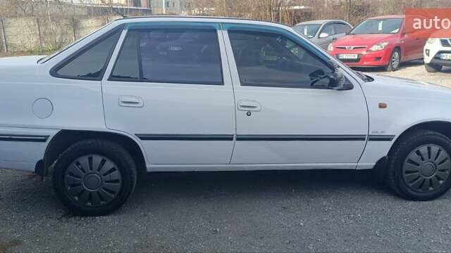 Белый Дэу Нексия, объемом двигателя 1.5 л и пробегом 212 тыс. км за 1850 $, фото 3 на Automoto.ua