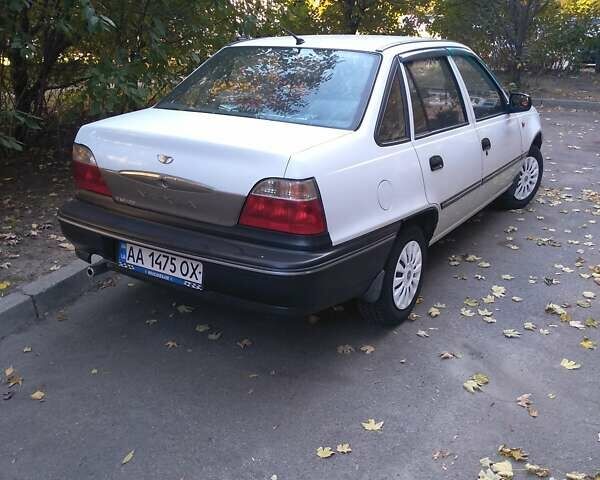 Белый Дэу Нексия, объемом двигателя 1.5 л и пробегом 148 тыс. км за 1900 $, фото 3 на Automoto.ua