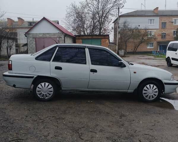 Белый Дэу Нексия, объемом двигателя 1.5 л и пробегом 340 тыс. км за 1350 $, фото 6 на Automoto.ua