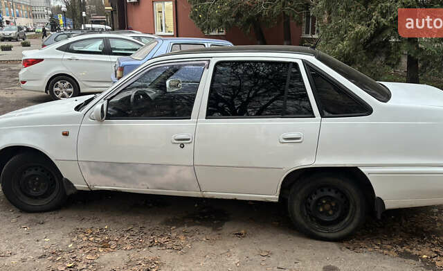 Белый Дэу Нексия, объемом двигателя 1.5 л и пробегом 249 тыс. км за 1600 $, фото 11 на Automoto.ua