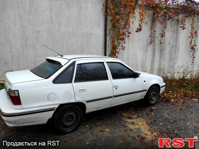 Белый Дэу Нексия, объемом двигателя 1.6 л и пробегом 280 тыс. км за 1300 $, фото 7 на Automoto.ua