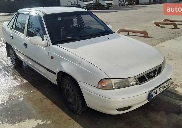 Белый Дэу Нексия, объемом двигателя 1.5 л и пробегом 243 тыс. км за 1600 $, фото 3 на Automoto.ua