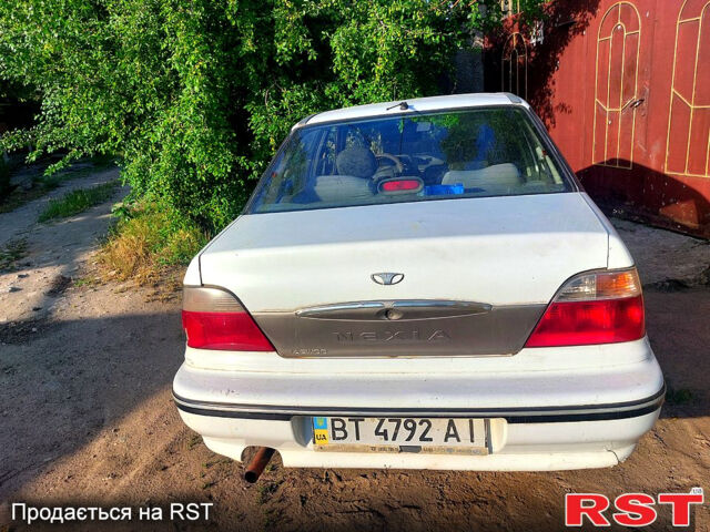 Білий Деу Нексія, об'ємом двигуна 1.5 л та пробігом 300 тис. км за 1080 $, фото 3 на Automoto.ua