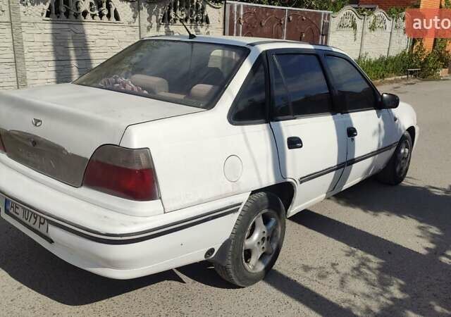 Белый Дэу Нексия, объемом двигателя 1.5 л и пробегом 300 тыс. км за 730 $, фото 5 на Automoto.ua