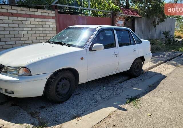 Белый Дэу Нексия, объемом двигателя 1.5 л и пробегом 213 тыс. км за 1400 $, фото 4 на Automoto.ua