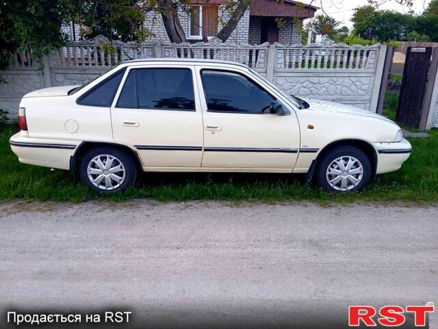 Белый Дэу Нексия, объемом двигателя 1.5 л и пробегом 258 тыс. км за 1300 $, фото 7 на Automoto.ua