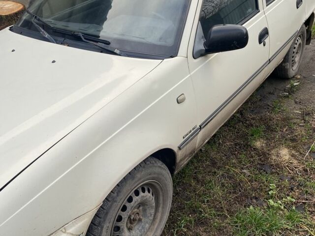 Білий Деу Нексія, об'ємом двигуна 1.5 л та пробігом 140 тис. км за 800 $, фото 3 на Automoto.ua