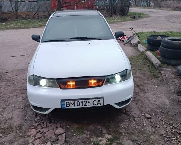 Белый Дэу Нексия, объемом двигателя 1.5 л и пробегом 248 тыс. км за 1500 $, фото 2 на Automoto.ua