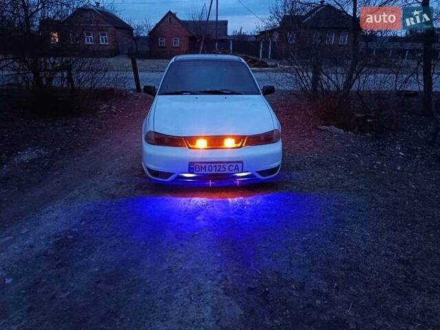 Белый Дэу Нексия, объемом двигателя 1.5 л и пробегом 248 тыс. км за 1500 $, фото 4 на Automoto.ua