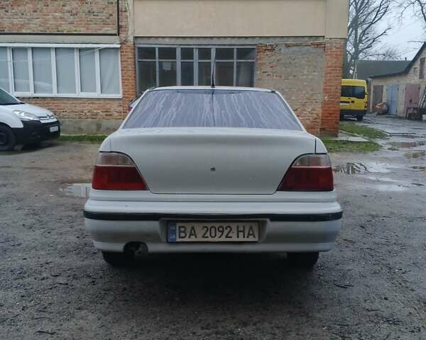 Белый Дэу Нексия, объемом двигателя 1.5 л и пробегом 340 тыс. км за 1350 $, фото 4 на Automoto.ua