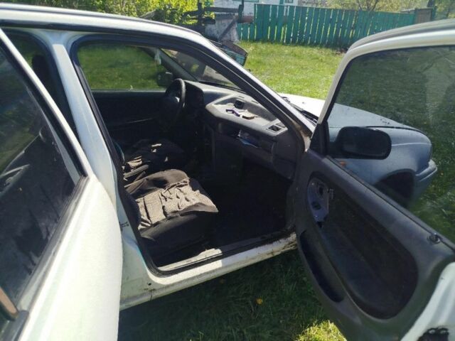 Белый Дэу Нексия, объемом двигателя 1.5 л и пробегом 99 тыс. км за 600 $, фото 4 на Automoto.ua