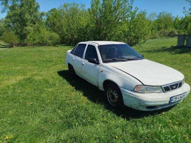 Белый Дэу Нексия, объемом двигателя 1.5 л и пробегом 99 тыс. км за 600 $, фото 1 на Automoto.ua