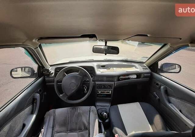 Белый Дэу Нексия, объемом двигателя 1.5 л и пробегом 281 тыс. км за 1400 $, фото 7 на Automoto.ua