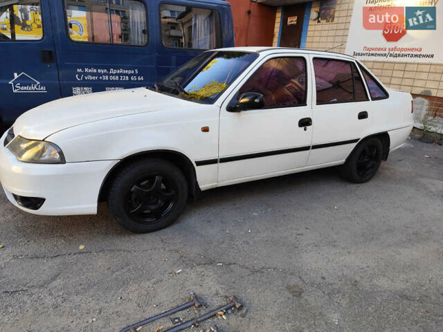 Білий Деу Нексія, об'ємом двигуна 1.5 л та пробігом 318 тис. км за 1500 $, фото 1 на Automoto.ua