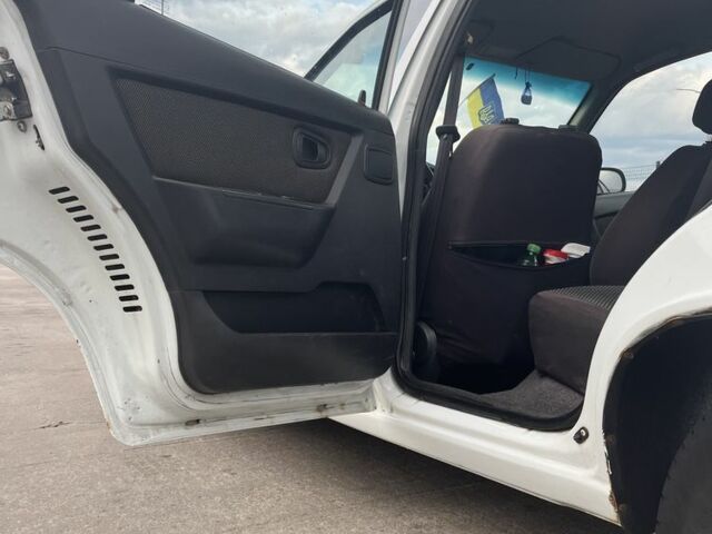 Белый Дэу Нексия, объемом двигателя 1.5 л и пробегом 203 тыс. км за 2000 $, фото 11 на Automoto.ua