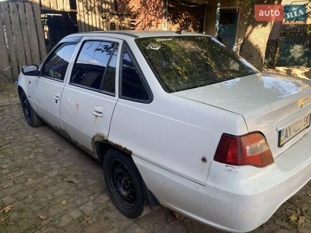 Белый Дэу Нексия, объемом двигателя 1.6 л и пробегом 400 тыс. км за 1335 $, фото 2 на Automoto.ua